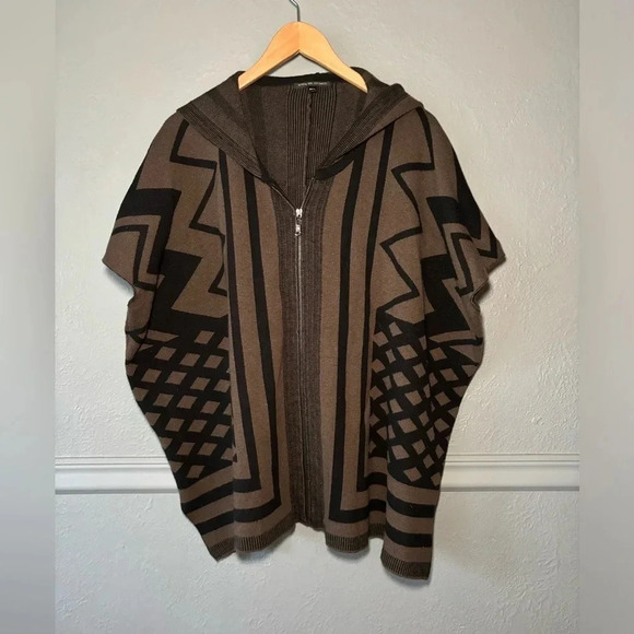 W118 by Walter Baker, geo print, zipper, hooded, oversized, poncho, size M/L - Picture 1 of 11